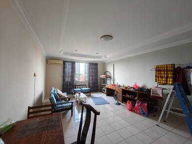 Condominium For Rent in Floridale Condominium