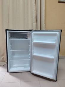 Peti sejuk saiz kecik
