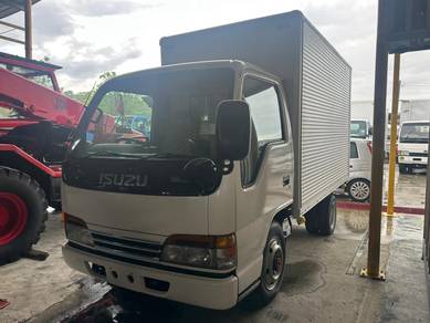 Isuzu NHS69 Box Van