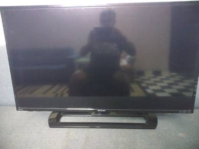 Sharp Led TV 40 Inci Rosak