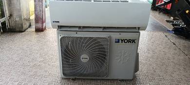 Aircond YORK 1.5HP