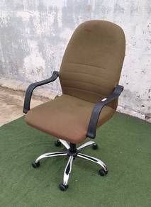 Y23M  Kerusi Pejabat Beroda Medium Back Chair