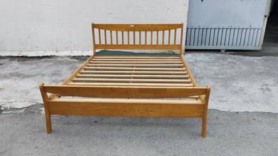 YE31B Katil Kayu Queen Solid Wood Bed Frame Oak