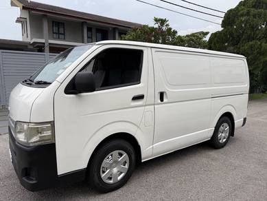 Toyota HIACE 2.5 (M) Panel Van TIP TOP CONDITION