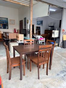 meja makan 4 kerusi