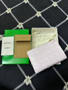 (Brand New) Bottega Veneta Medium Bi-Fold Zip Wall