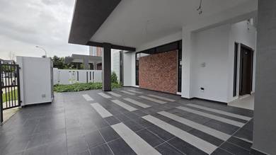 Semi-Detached House For Sale in Alam Impian,SGR