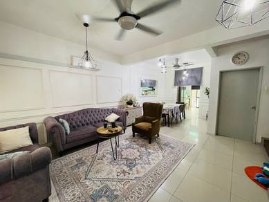 Townhouse Condo For Sale in Park Villa Townhouse