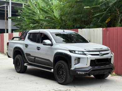 Mitsubishi Triton VGT in Salak Selatan, KUL