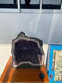 FOR SALE – Natural Amethyst Geode Crystal