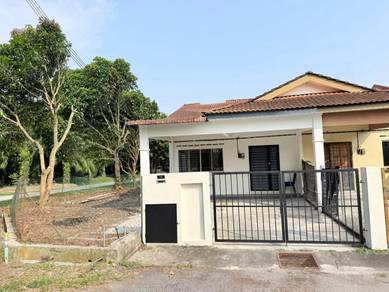 1-storey Terraced House For Sale in Banting,SGR