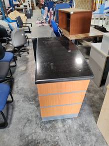 Meja marble top