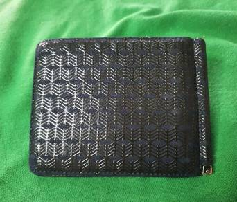 Indenya Black Bi-fold Wallet