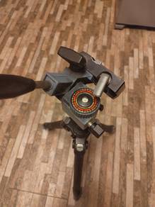 SLIK Tripod (Made in Japan) 