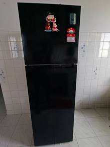 Peti Sejuk Midea