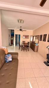 Townhouse For Sale in Cheng,MLK