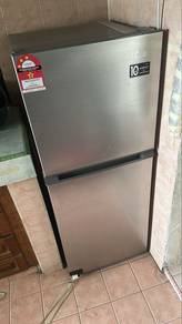 Midea 2 Door Refrigerator (Good Condition)