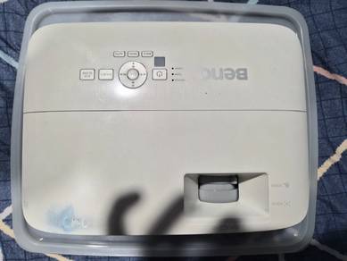 BenQ MX560 Projector