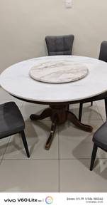Dining table + 5chair