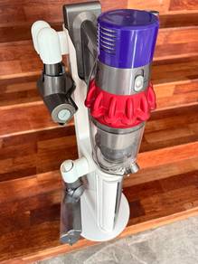 DYSON V10 VACUUM CORDLESS with ACCESSORIES STAND