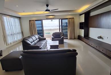 Condominium For Sale in Marina Bay Condominium