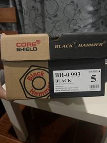 Safety shoes - New