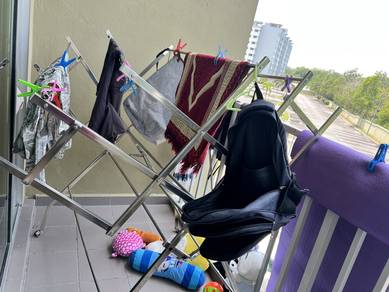 Rak pengering baju lipat