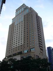 Service Residence For Rent in Maytower