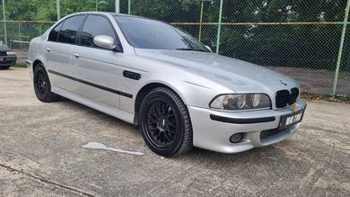 BMW 525i 25i (CBU) in Puchong, SGR