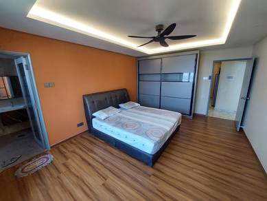 Condominium For Sale in Venice Hill