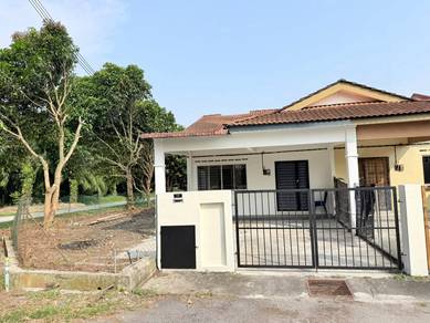 1-storey Terraced House For Sale in Banting,SGR