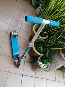 Preloved Kid's Scooter