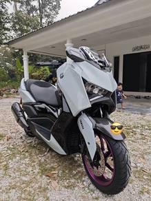 Yamaha XMAX