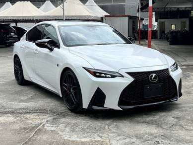 Lexus IS 300 F-SPORT  in Puchong, SGR