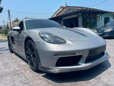 Porsche 718 CAYMAN in Kota Damansara, SGR