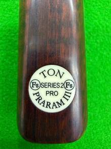 Ton Praram III Snooker Cues