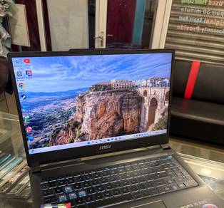 MSI Cyborg 15 A12V RTX 4050