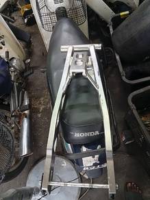 swing arm 125