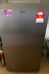 MIDEA REFRIGERATOR 65l / PETI SEJUK MIDEA 65L