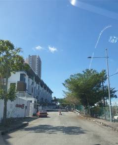 Townhouse For Sale in Batu Maung,PNG