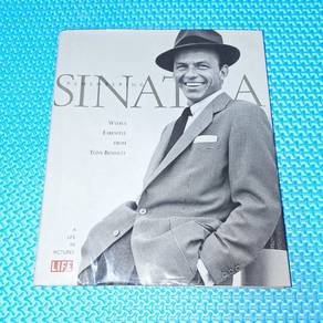 Remembering Sinatra: A Life in Pictures [Hardcover