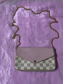 Preloved Sling Bag For Sale