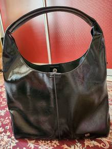 Nose Shoulder Bag