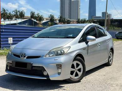 2013 Toyota Prius LUXURY (HYBRID)