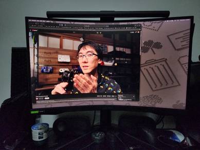 Samsung Odyssey G7 27” 240Hz 1440p Curved Gaming M