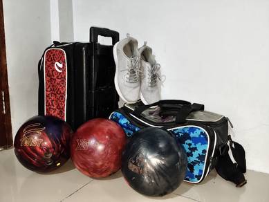 Complete Bowling Set - 3 Balls, 2 Bags & Shoes 