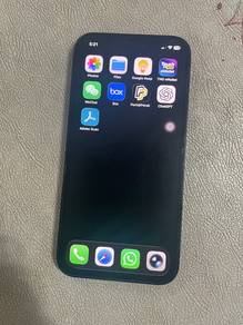 iPhone 12 hitam