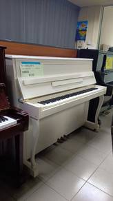 Yamaha second hand white piano
