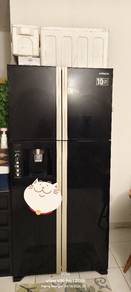 Hitachi Peti Ais