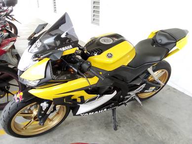 Yamaha R15